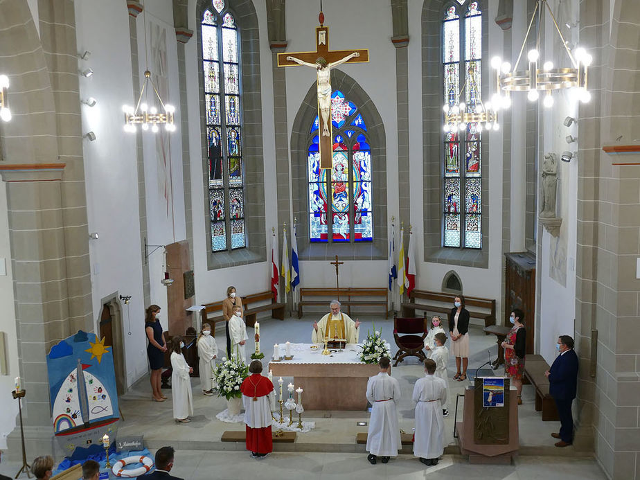 Feier der 1. Heiligen Kommunion in Sankt Crescentius (Foto: Karl-Franz Thiede)